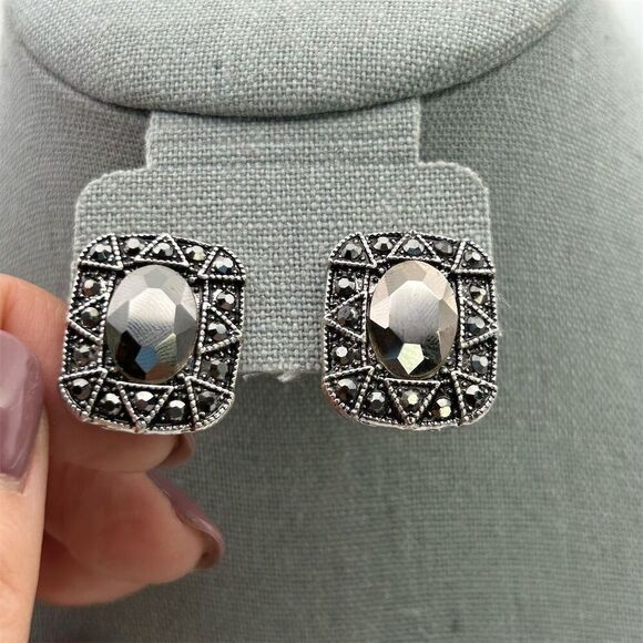 Square Art Deco Faux Black Hematite Rhinestone Stud Earrings Sparkle Fun - Picture 5 of 8